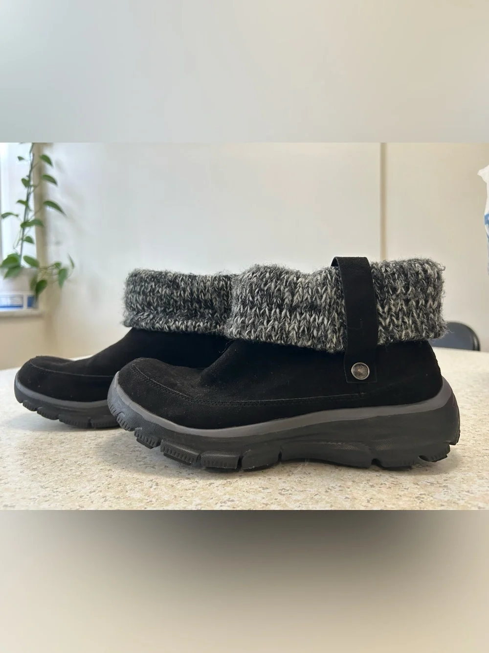 Skechers Black Ankle Winter Boots with Gray Knit Cuff